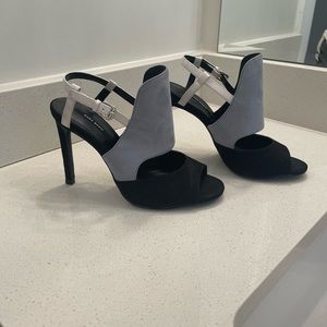 Zara pumps worn 2x. Suede Size 7. White back strap. Plz Msg with Q’s